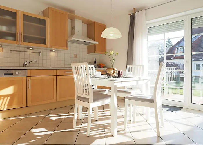 Alte Reihe 10 - Silbermoewe 1 * Zingst